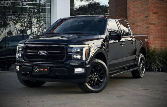 FORD F-150 5.0 V8 GASOLINA CD LARIAT BLACK FX4 AUTOMÁTICO